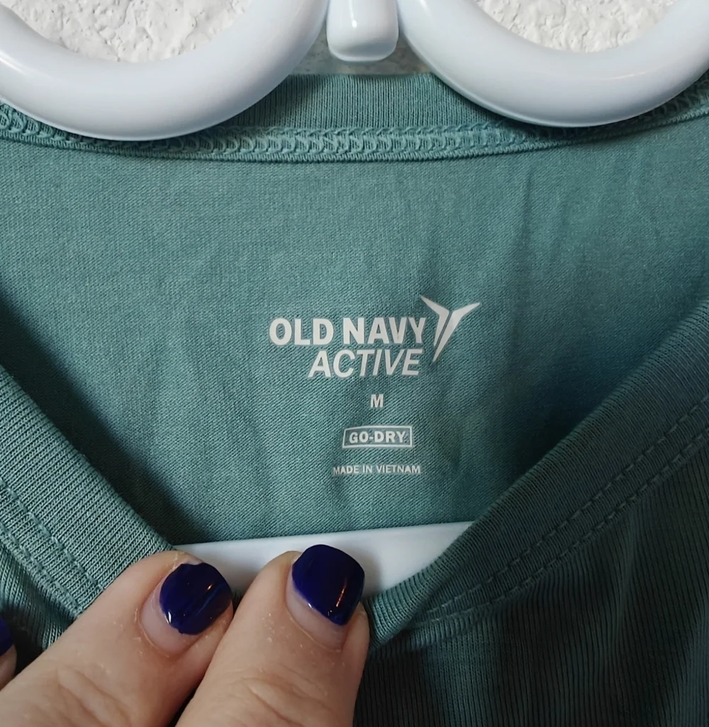 NWT OLDNAVY TANK - Picture 2 of 4